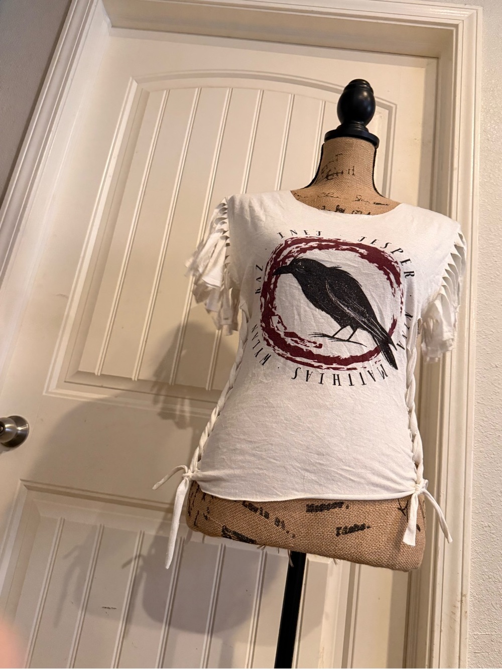 Six of Crows Grishaverse Reworked Fringe Tee – Small